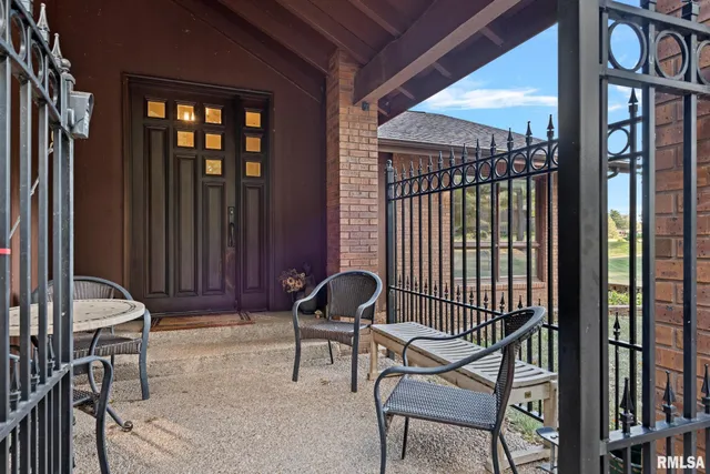 $425,000 | 304 Carobeth Circle, Jacksonville, IL 62650