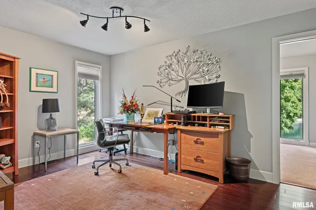 $425,000 | 304 Carobeth Circle, Jacksonville, IL 62650