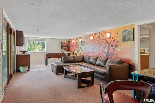 $425,000 | 304 Carobeth Circle, Jacksonville, IL 62650