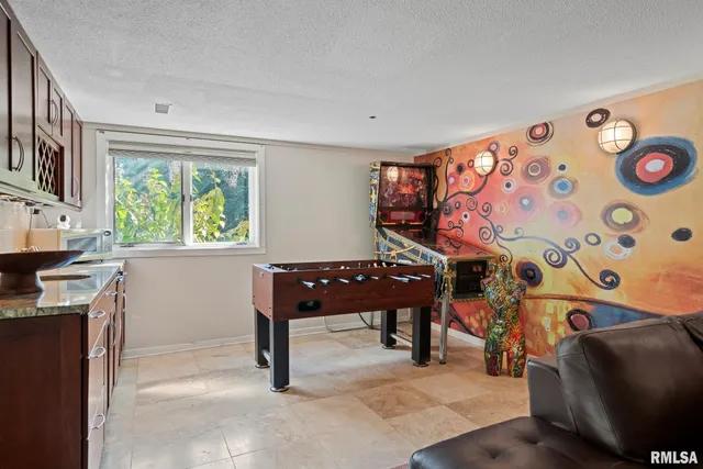 $425,000 | 304 Carobeth Circle, Jacksonville, IL 62650