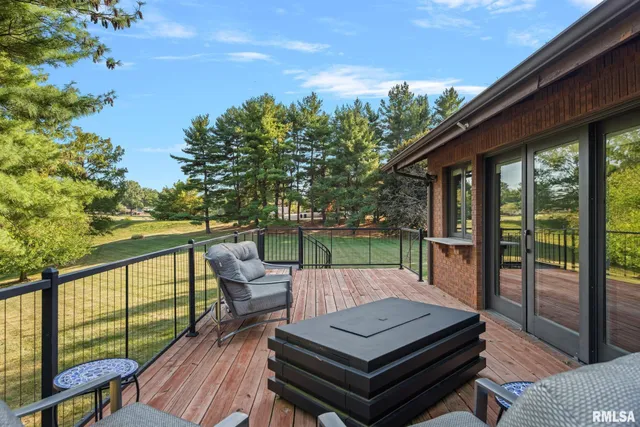 $425,000 | 304 Carobeth Circle, Jacksonville, IL 62650