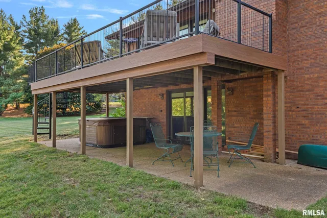 $425,000 | 304 Carobeth Circle, Jacksonville, IL 62650