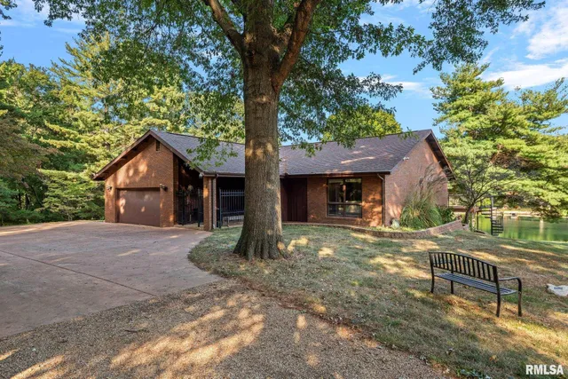 $425,000 | 304 Carobeth Circle, Jacksonville, IL 62650