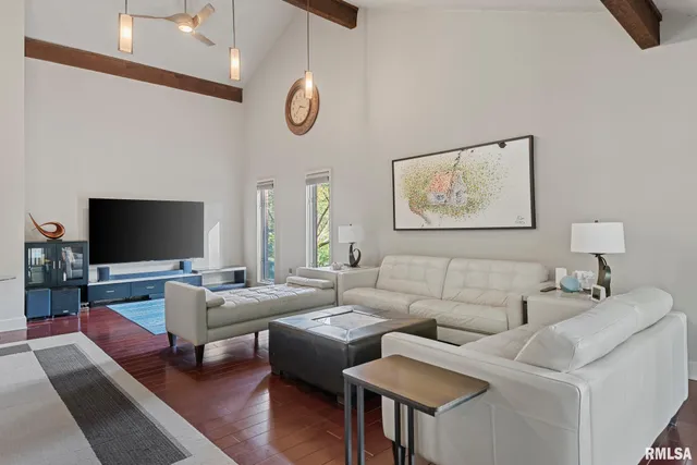 $425,000 | 304 Carobeth Circle, Jacksonville, IL 62650