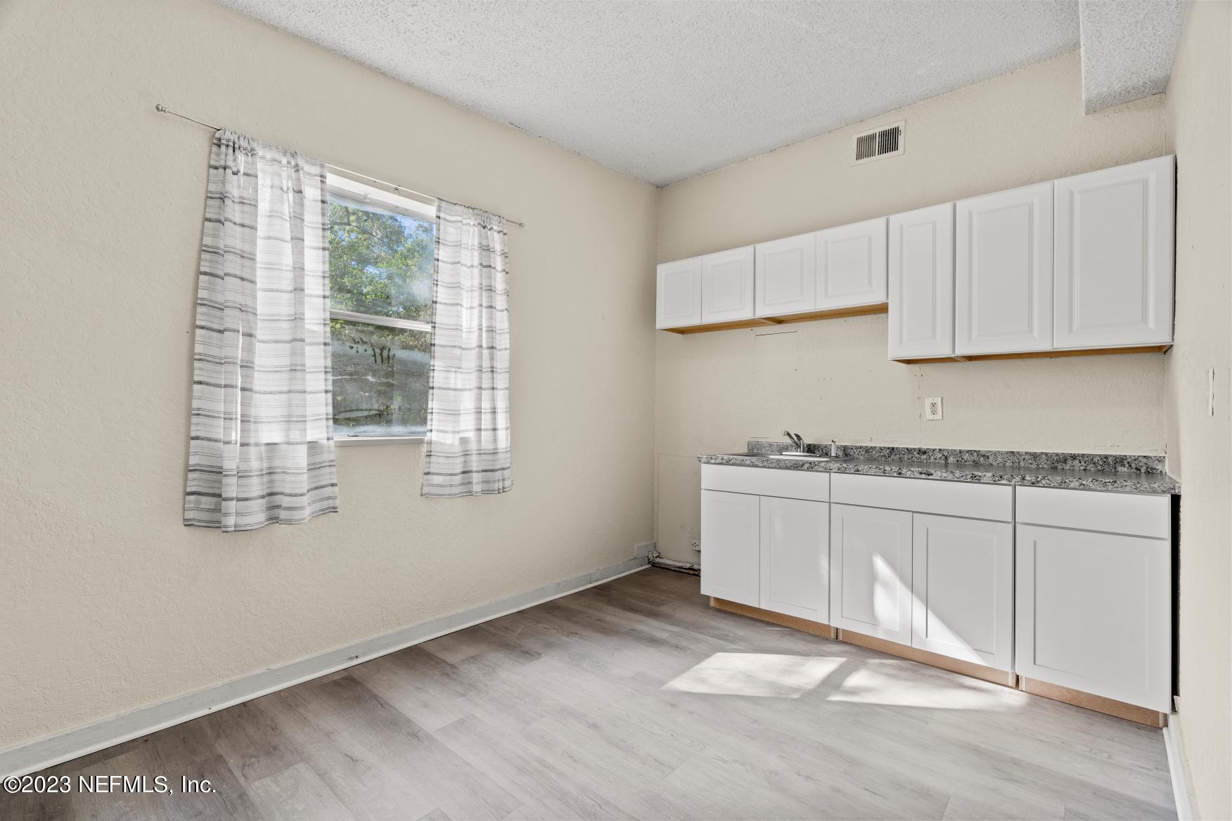 1256 Briarcliff Road South Jacksonville, FL 32218 - Photo 12 of 22 Kitchen