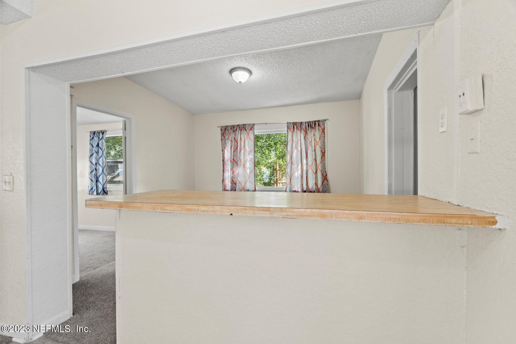 1256 Briarcliff Road South Jacksonville, FL 32218 - Photo 17 of 22 Kitchen Breakfast Bar