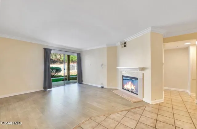 $425,000 | 5805 Oak Bend Lane, Unit 211, Oak Park, CA 91377