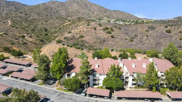 $425,000 | 5805 Oak Bend Lane, Unit 211, Oak Park, CA 91377