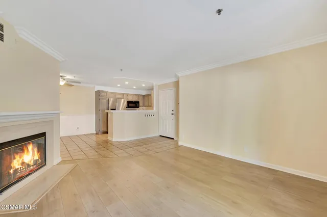 $425,000 | 5805 Oak Bend Lane, Unit 211, Oak Park, CA 91377