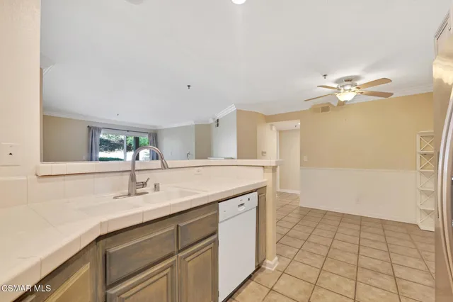 $425,000 | 5805 Oak Bend Lane, Unit 211, Oak Park, CA 91377