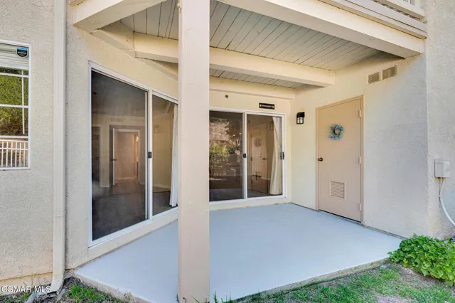 $425,000 | 5805 Oak Bend Lane, Unit 211, Oak Park, CA 91377