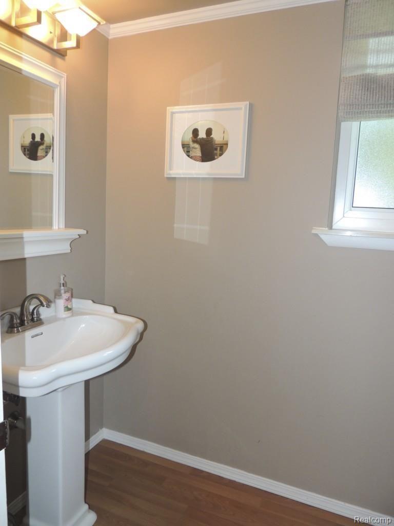 8664 Chicago Road Warren, MI 48093 - Photo 26 of 34 DSCN3727.jpg