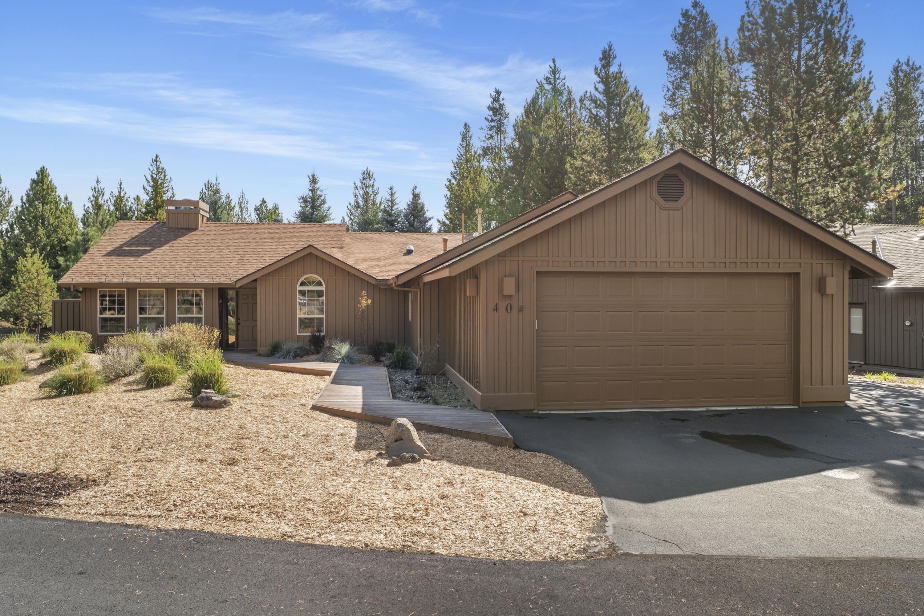 18221 Oregon Loop, Unit 40 Sunriver, OR 97707 - Photo 3 of 27 Single Level Living