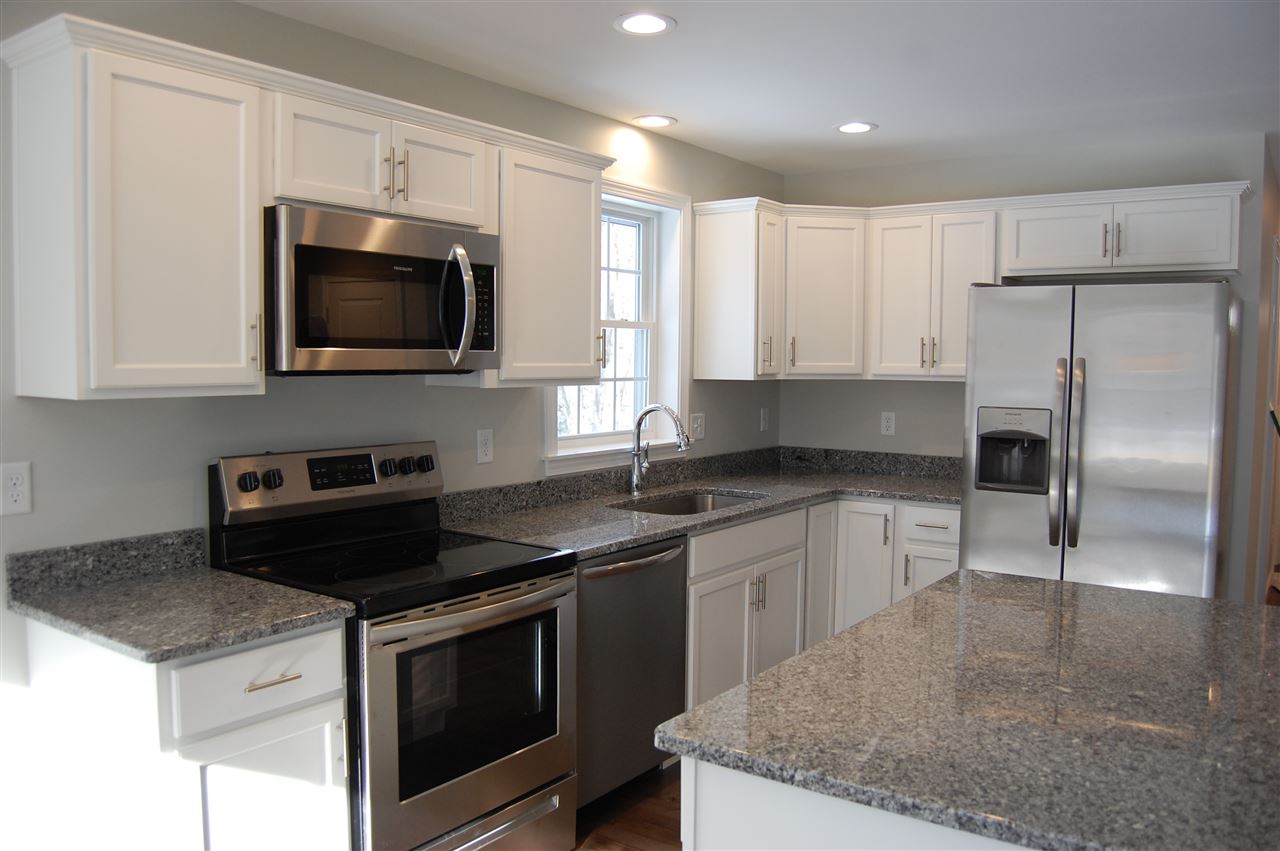 82a Fremont Road, Unit A Epping, NH 03042 - Photo 13 of 22