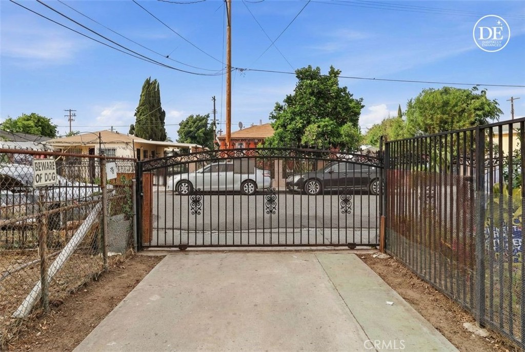 440 West Cherry Street Compton, CA 90222 - Photo 13 of 28 a view of entryway