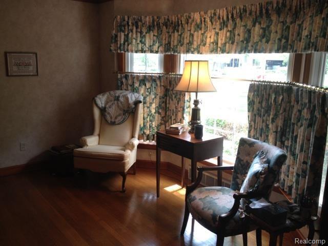 54 Roslyn Road Grosse Pointe, MI 48236 - Photo 9 of 12 4new.jpg