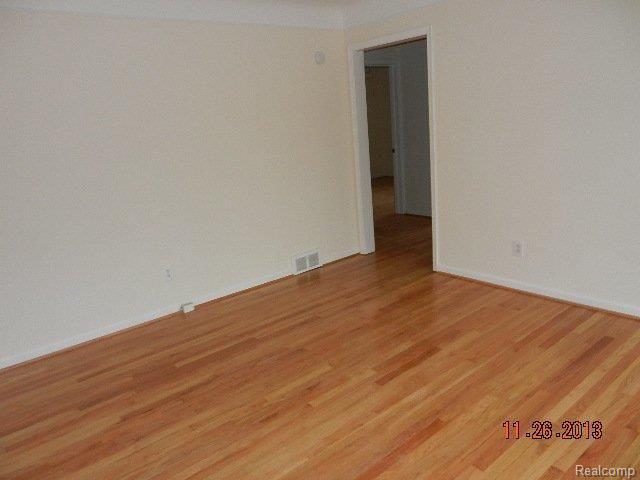 2164 Derby Road Birmingham, MI 48009 - Photo 5 of 21 DSCN6099.JPG