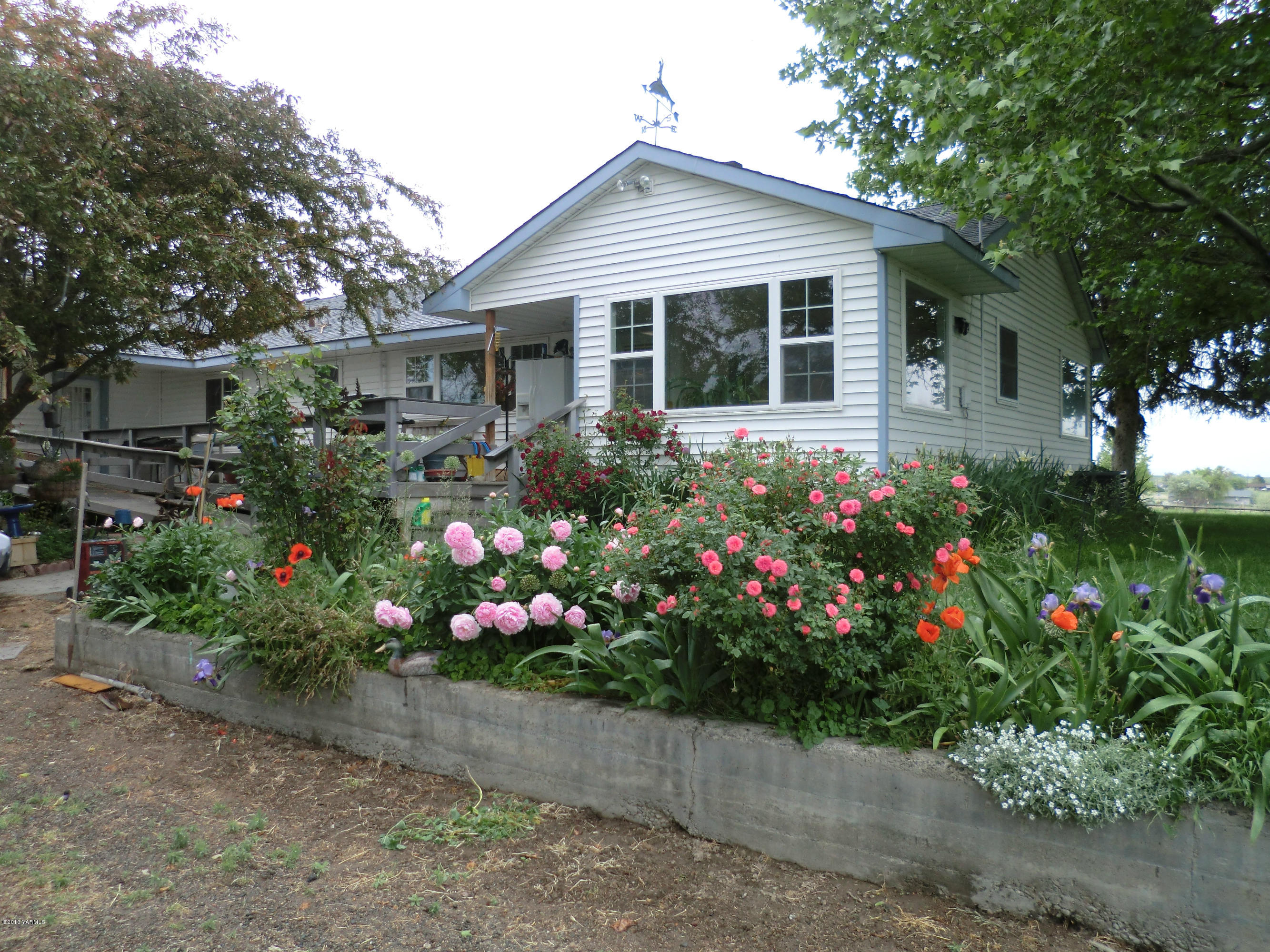 1030 Shields Road Wapato, WA 98951 - Photo 11 of 32 006