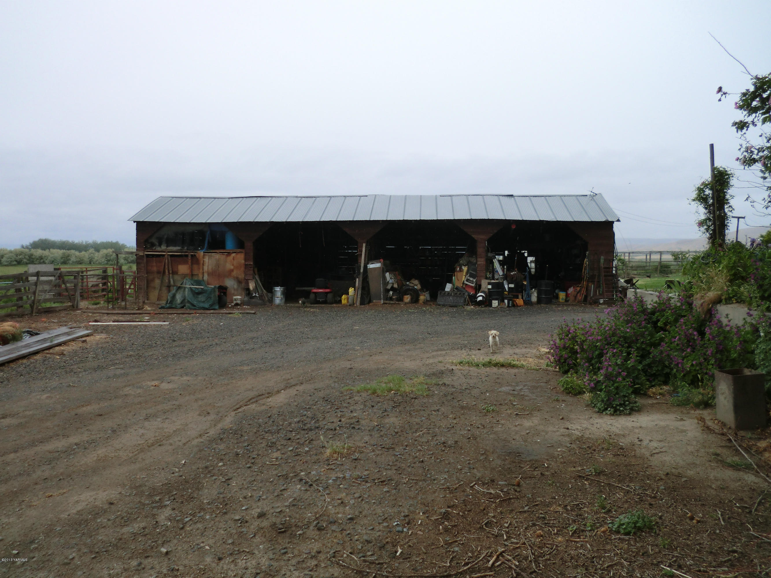 1030 Shields Road Wapato, WA 98951 - Photo 13 of 32 008