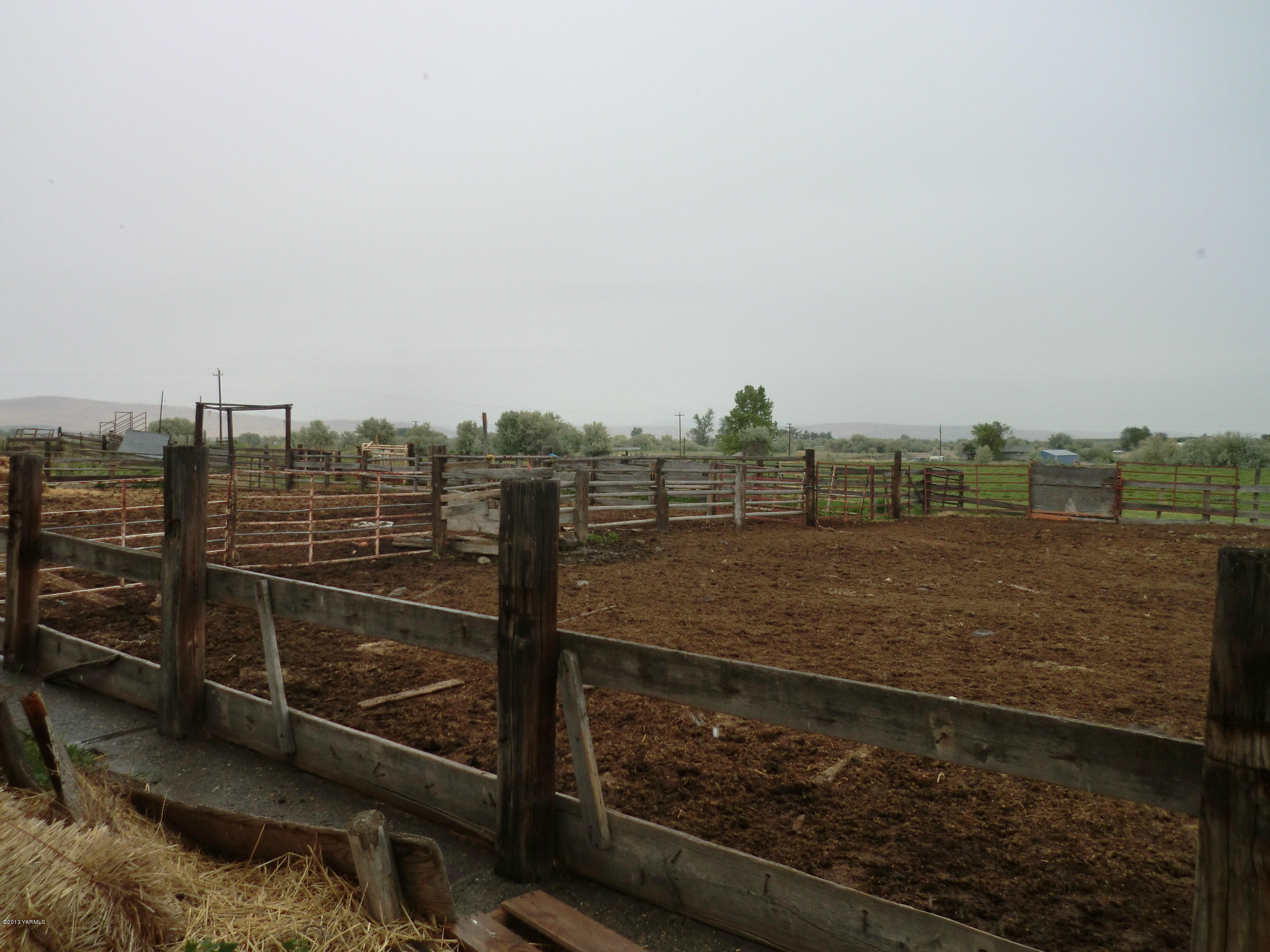 1030 Shields Road Wapato, WA 98951 - Photo 22 of 32 018