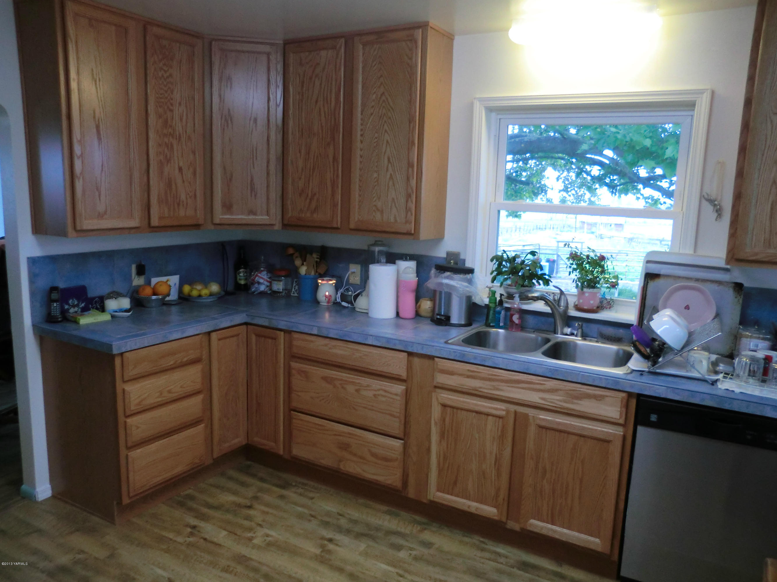 1030 Shields Road Wapato, WA 98951 - Photo 28 of 32 024