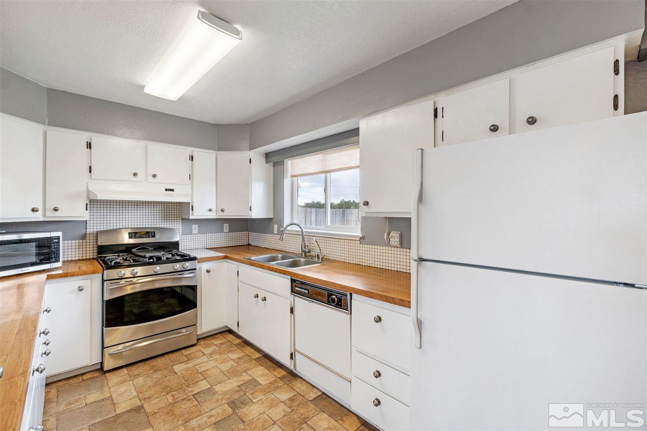11310 Birch Street Reno, NV 89506 - Photo 8 of 26 Photo 8