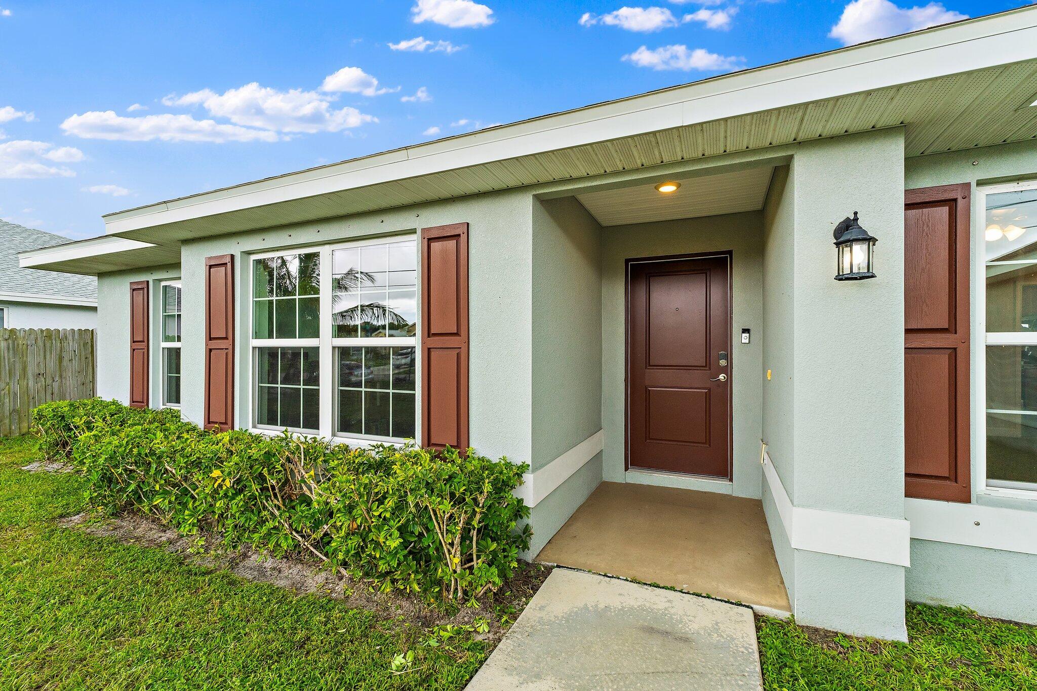 517 Southwest Cherryhill Road Port St. Lucie, FL 34953 - Photo 3 of 35 007-517SWCherryhillRd-PortSaintLucie-SMA