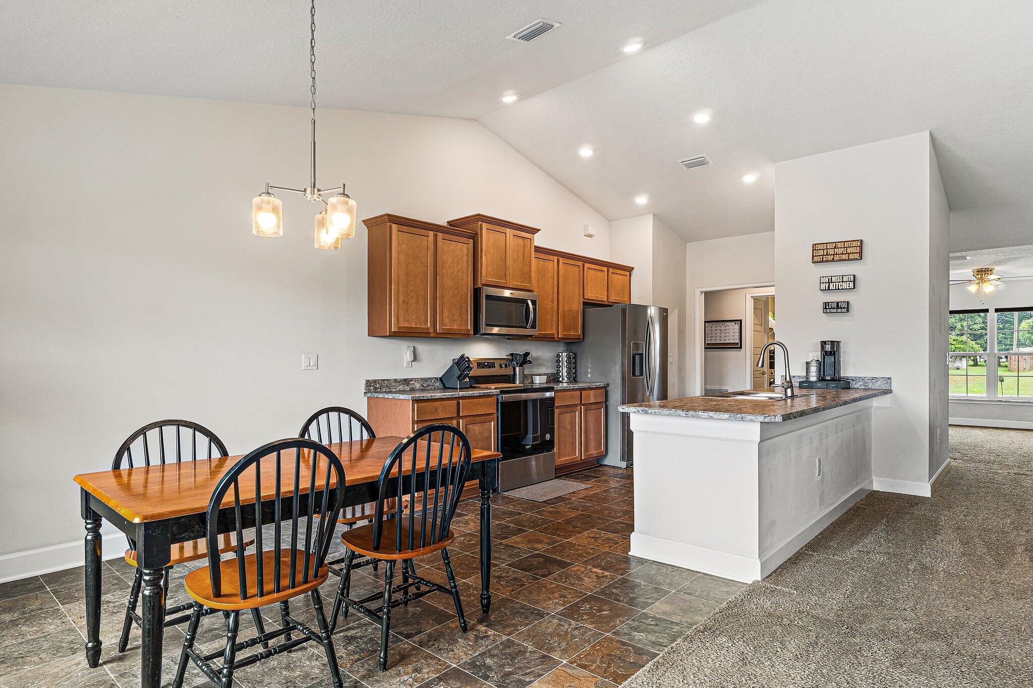 517 Southwest Cherryhill Road Port St. Lucie, FL 34953 - Photo 8 of 35 018-517SWCherryhillRd-PortSaintLucie-SMA