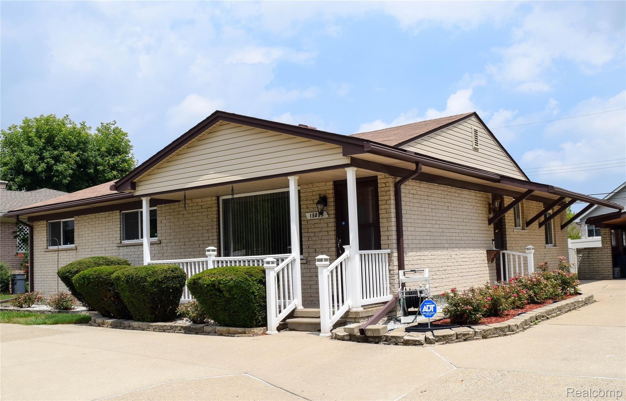 15899 Allen Road Southgate, MI 48195 - Photo 7 of 50 DSC_0014 (8).jpg