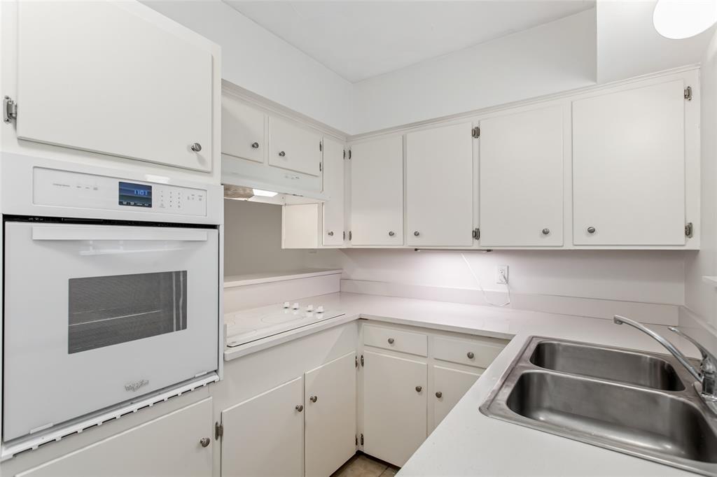 11038 Wyatt Street Dallas, TX 75218 - Photo 12 of 29