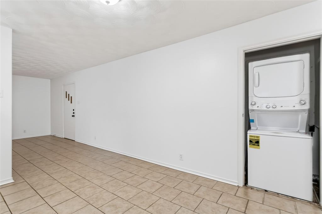 11038 Wyatt Street Dallas, TX 75218 - Photo 16 of 29