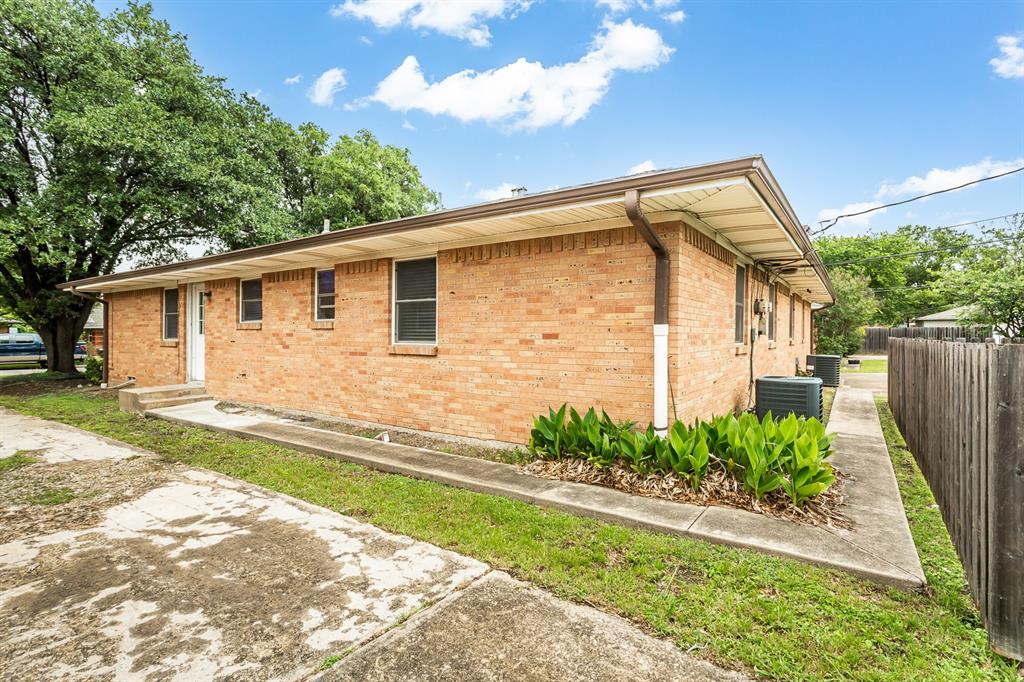 11038 Wyatt Street Dallas, TX 75218 - Photo 26 of 29