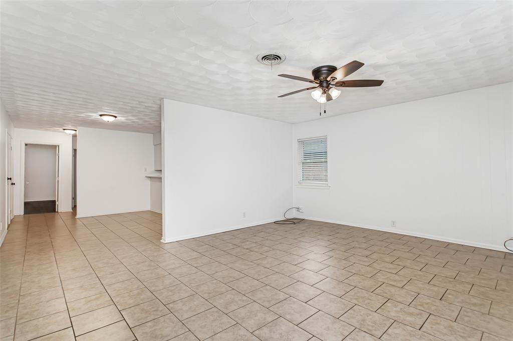 11038 Wyatt Street Dallas, TX 75218 - Photo 4 of 29