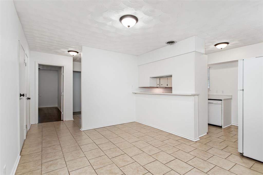 11038 Wyatt Street Dallas, TX 75218 - Photo 8 of 29
