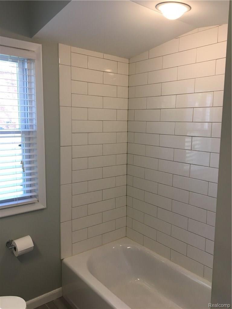 1242 Dorothea Road Berkley, MI 48072 - Photo 23 of 25 IMG_3890.jpeg
