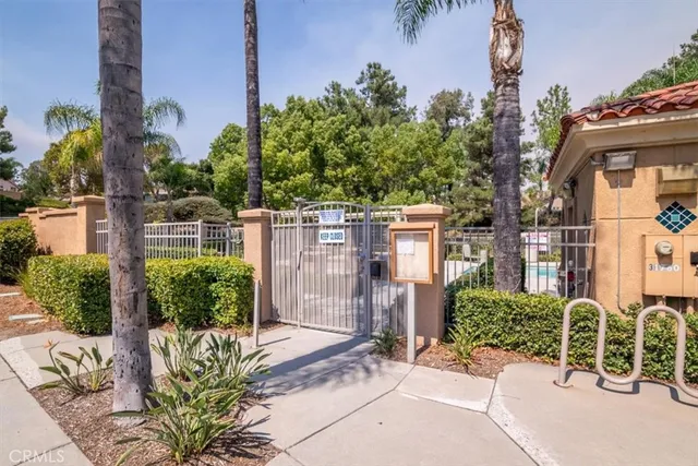 $3,300 | 31853 Via Tafalla, Temecula, CA 92592