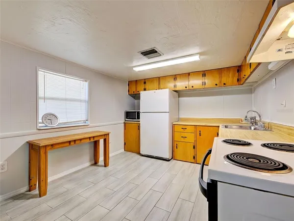 $2,500 | 313 Jessica Street North, Nokomis, FL 34275