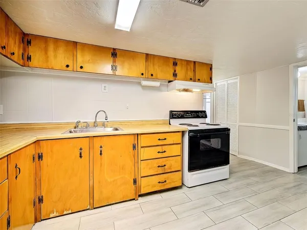 $2,500 | 313 Jessica Street North, Nokomis, FL 34275