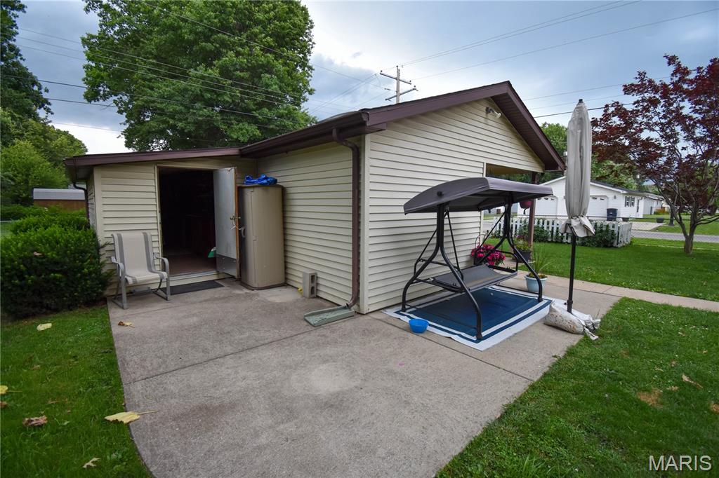 301 West 3rd N Street Mount Olive, IL 62069 - Photo 4 of 25