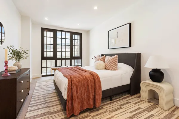 $825,000 | 25-23 Newtown Avenue, Unit 3F | Astoria