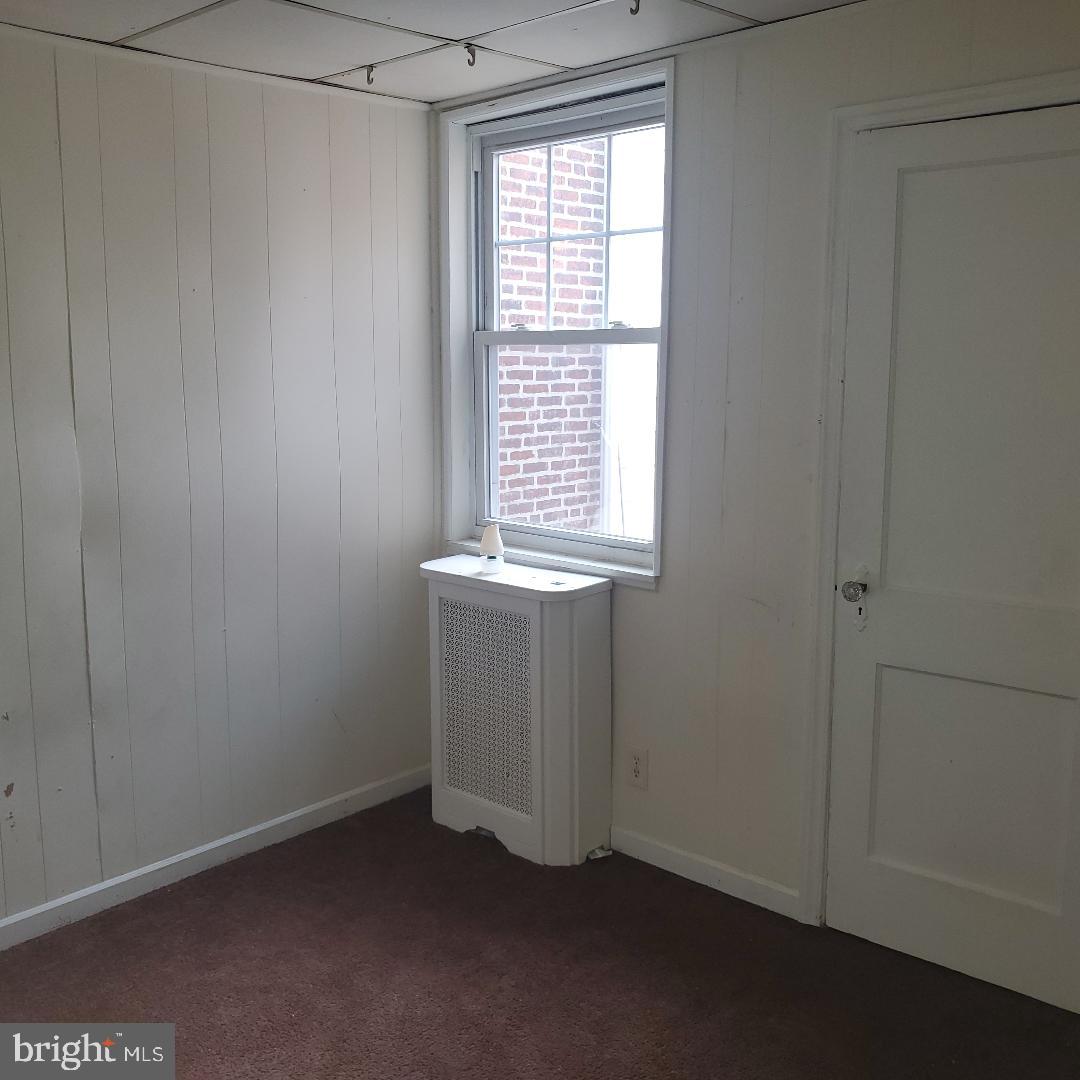426 Glendale Road Upper Darby, PA 19082 - Photo 5 of 7