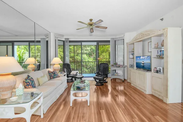 $415,000 | 221 Northeast Plantation Road, Unit 316, Jensen Beach, FL 34957