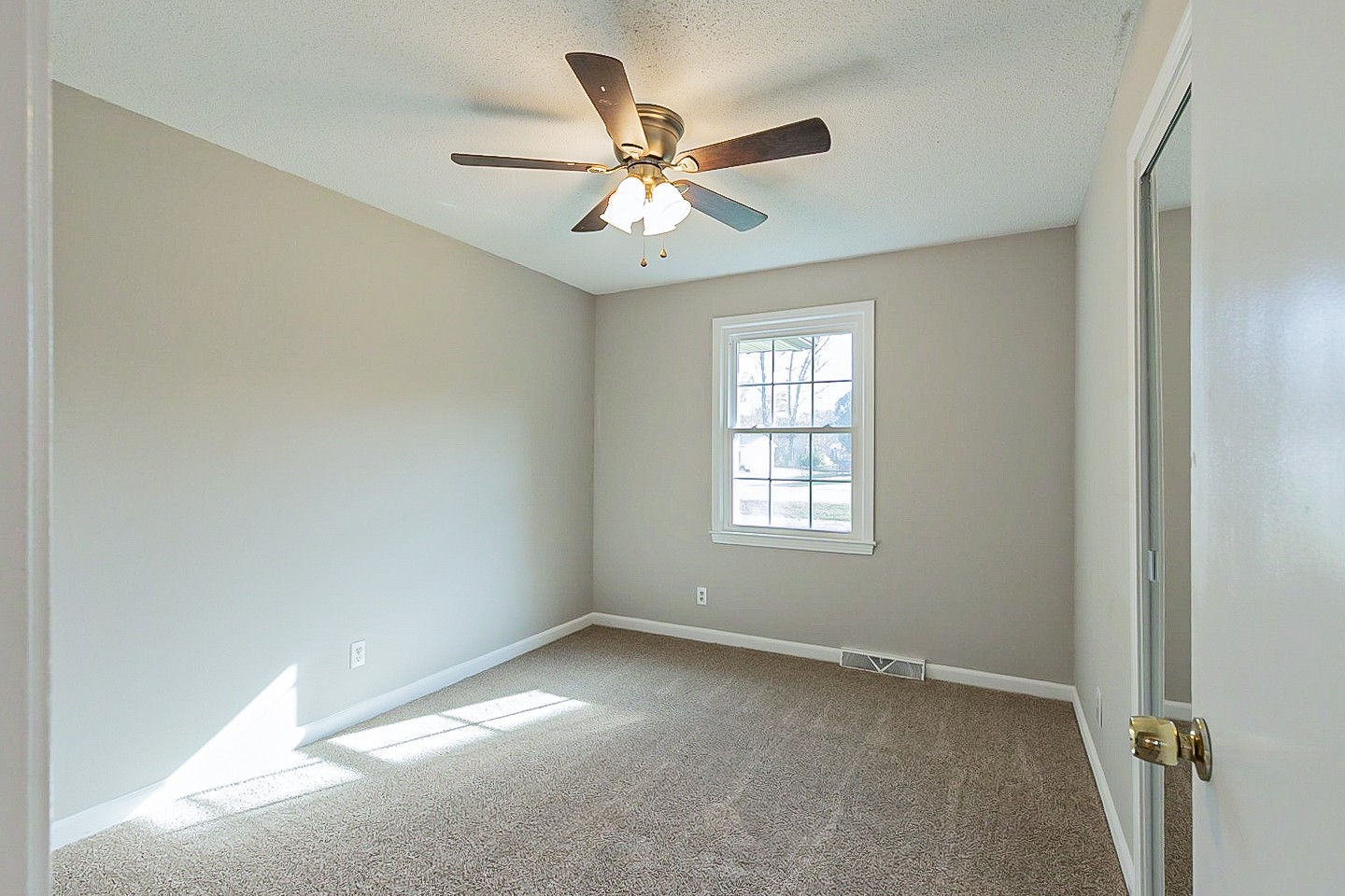 206 Hampton Road Columbia, TN 38401 - Photo 14 of 28 Gallery Image 14