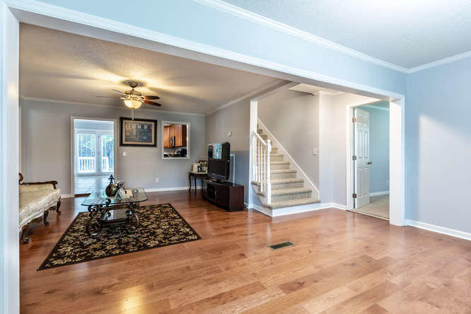 1520 State Rd S-10-1519 Mount Pleasant, SC 29466 - Photo 5 of 47 1520 Boston Grill Mount-small-005-011-W4
