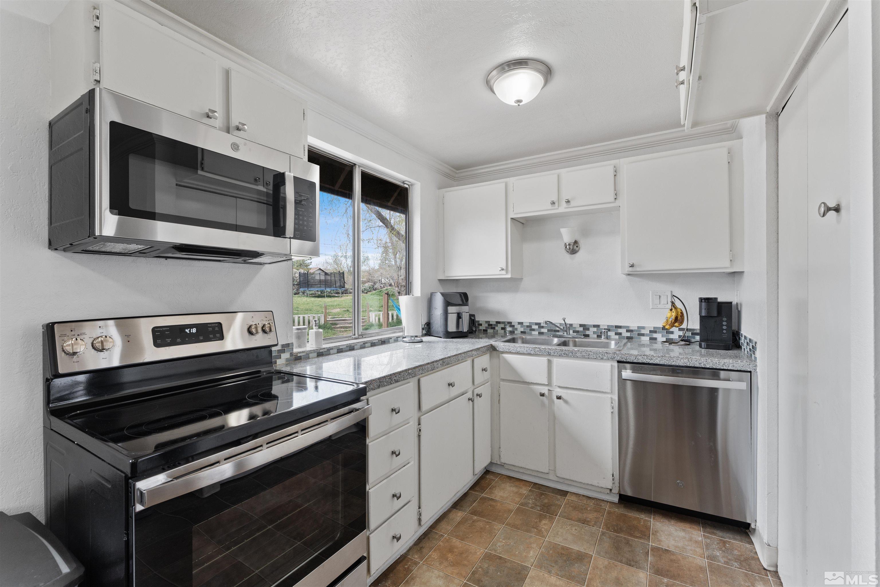 17459 Cold Springs Drive Reno, NV 89508 - Photo 2 of 19 Photo 2
