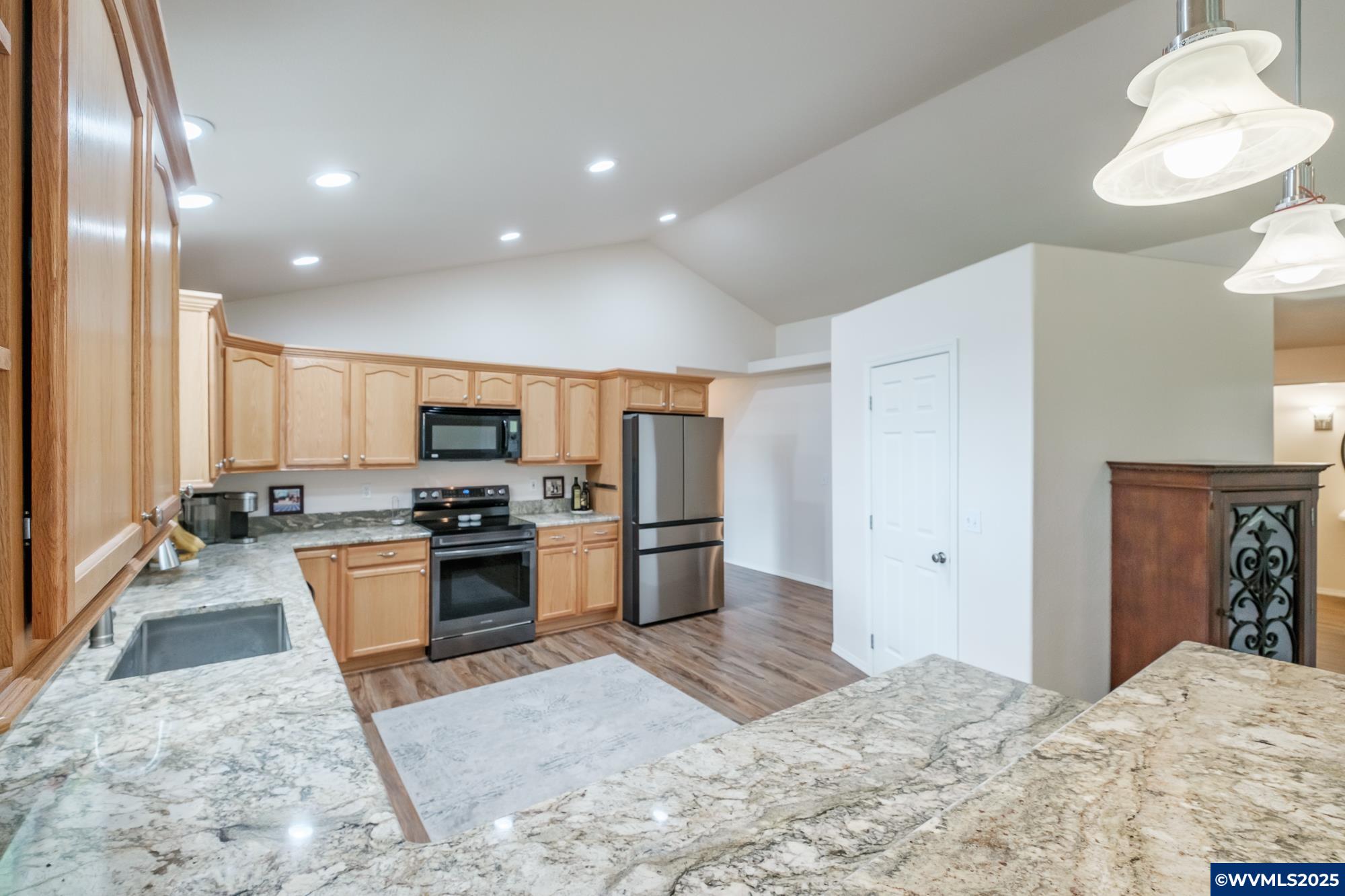 36279 Middle Ridge Road Lebanon, OR 97355 - Photo 10 of 50
