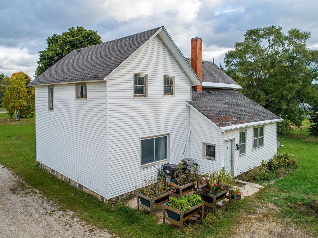 980 South Herman Road Suttons Bay, MI 49682 - Photo 25 of 43 1905755-24.JPG