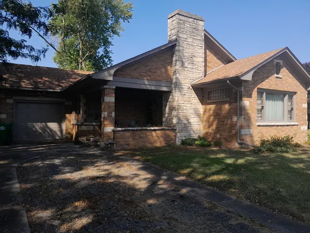 $200,000 | 800 14th Avenue, Mendota, IL 61342