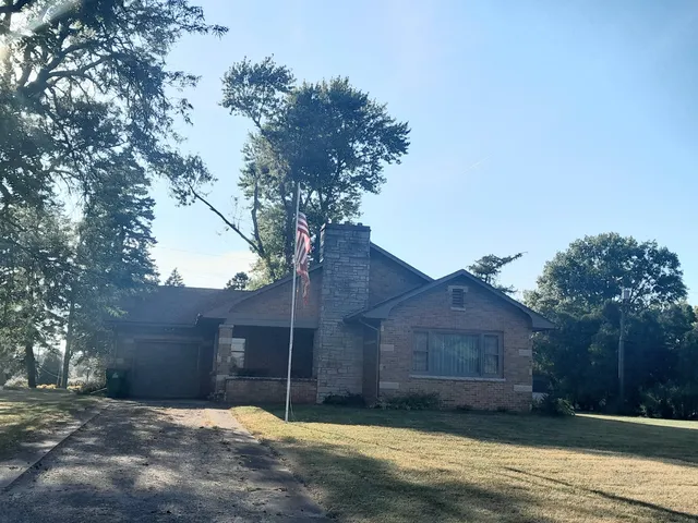 $200,000 | 800 14th Avenue, Mendota, IL 61342