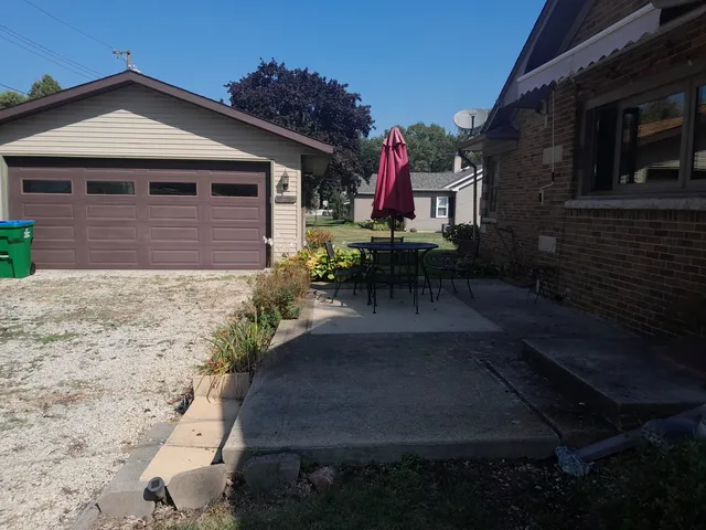 $200,000 | 800 14th Avenue, Mendota, IL 61342